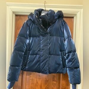 Gap women’s metallic blue puffer jacket coat in Sz S.